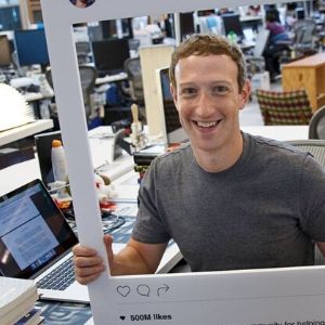Mark Zuckerberg de Kamerasını Kapatıyor!